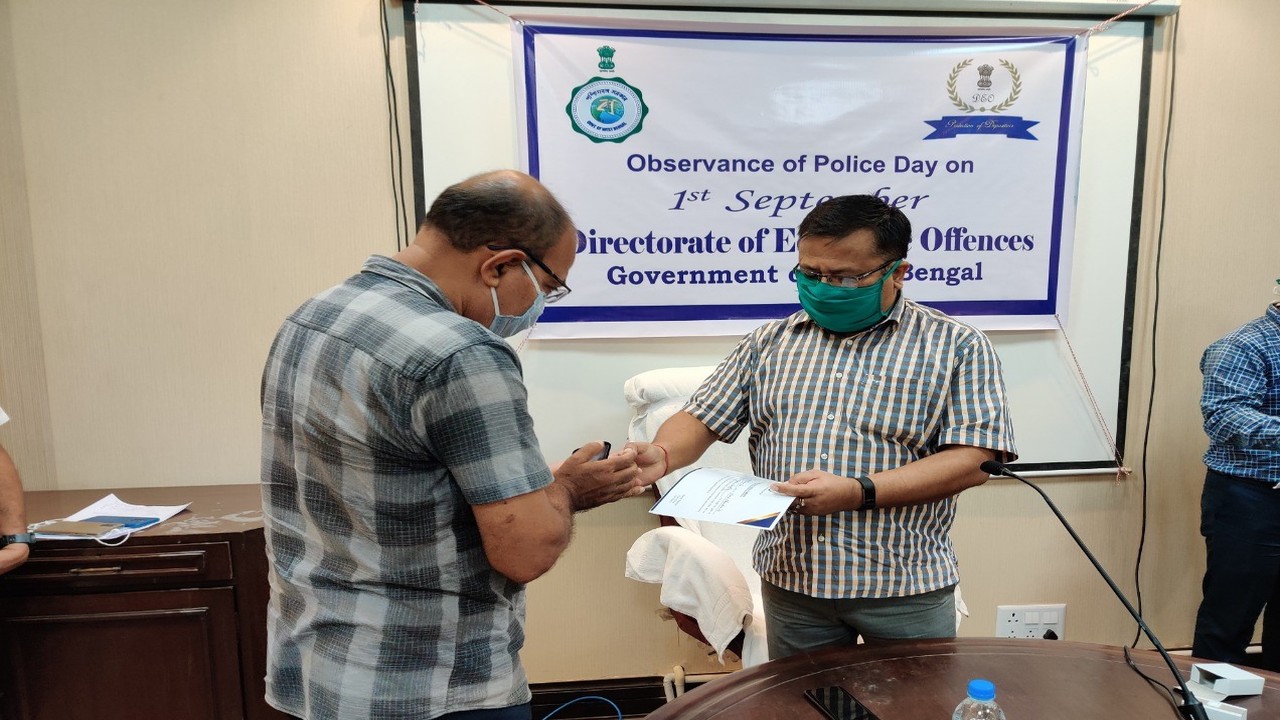 Observance of Police Day at DEO, WB